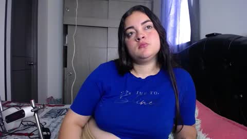 Snapshot of dumont_model chatting on 12-01-25, 08:25 Nicole online show from 12-01-25, 08:25