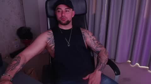 Snapshot of duncanstones chatting on 05-14-26, 04:25 DuncanStone online show from 05-14-26, 04:25