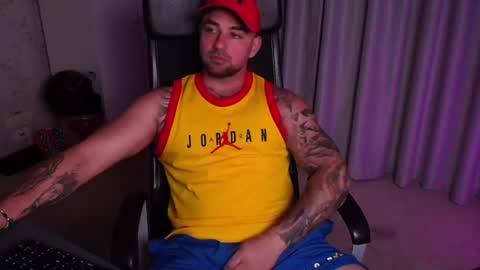 Snapshot of duncanstones chatting on 06-18-26, 09:09 DuncanStone online show from 06-18-26, 09:09