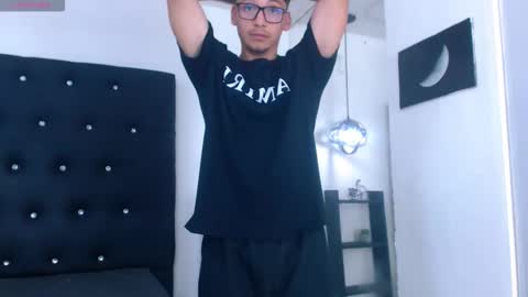 Snapshot of dunkan_snow chatting on 12-17-25, 06:47 Dunkan online show from 12-17-25, 06:47