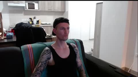 Snapshot of durexdublex chatting on 01-17-25, 06:33 durexdublex online show from 01-17-25, 06:33