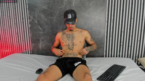 Snapshot of duriel_ chatting on 12-12-24, 01:28 Duriel online show from 12-12-24, 01:28