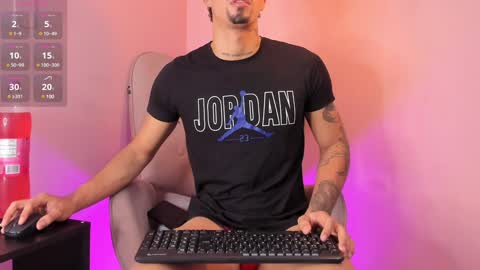 Snapshot of duriel_ chatting on 12-19-24, 12:23 Duriel online show from 12-19-24, 12:23