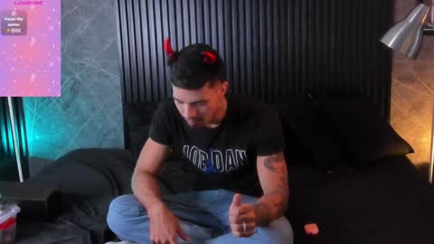 Snapshot of duriel_ chatting on 01-06-25, 02:03 Duriel online show from 01-06-25, 02:03