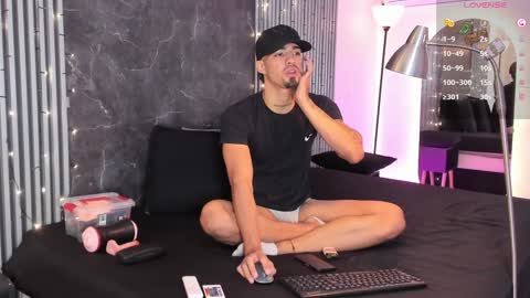 Snapshot of duriel_ chatting on 01-09-25, 12:19 Duriel online show from 01-09-25, 12:19