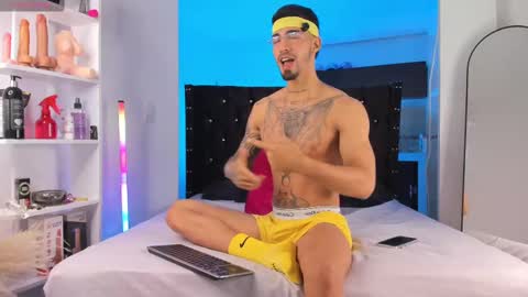 Snapshot of duriel_ chatting on 09-16-25, 08:10 Duriel online show from 09-16-25, 08:10