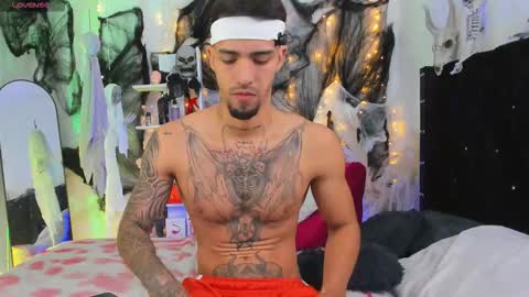 Snapshot of duriel_ chatting on 10-13-25, 12:21 Duriel online show from 10-13-25, 12:21