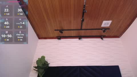 Snapshot of dustin_sonne chatting on 01-19-25, 06:31 Dustin Sonne online show from 01-19-25, 06:31