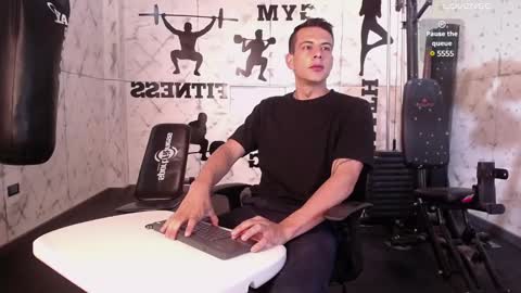 Snapshot of dustin_sonne chatting on 01-25-25, 03:30 Dustin Sonne online show from 01-25-25, 03:30