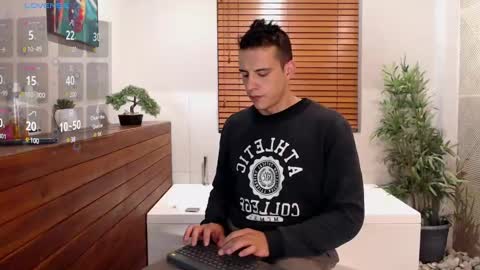 Snapshot of dustin_sonne chatting on 01-27-25, 03:26 Dustin Sonne online show from 01-27-25, 03:26