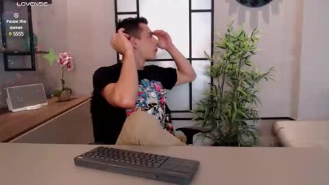 Snapshot of dustin_sonne chatting on 02-05-25, 03:23 Dustin Sonne online show from 02-05-25, 03:23