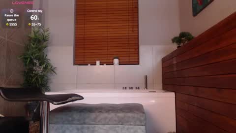 Snapshot of dustin_sonne chatting on 02-20-25, 06:28 Dustin Sonne online show from 02-20-25, 06:28