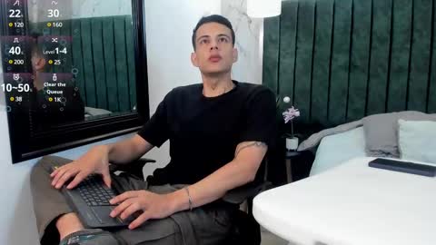 Snapshot of dustin_sonne chatting on 02-23-25, 03:56 Dustin Sonne online show from 02-23-25, 03:56