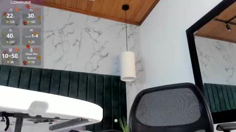 Snapshot of dustin_sonne chatting on 02-28-25, 06:43 Dustin Sonne online show from 02-28-25, 06:43