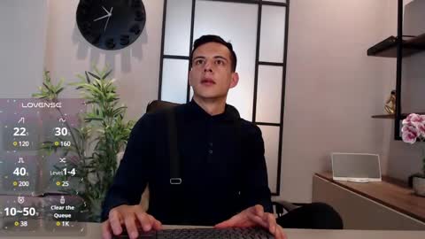 Snapshot of dustin_sonne chatting on 03-03-25, 03:41 Dustin Sonne online show from 03-03-25, 03:41