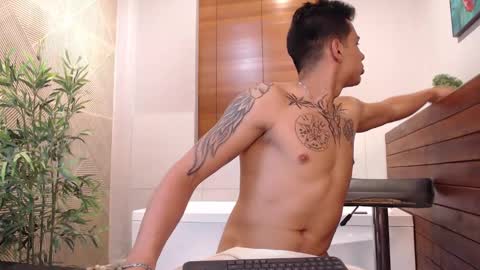 Snapshot of dustin_sonne chatting on 03-10-25, 06:27 Dustin Sonne online show from 03-10-25, 06:27