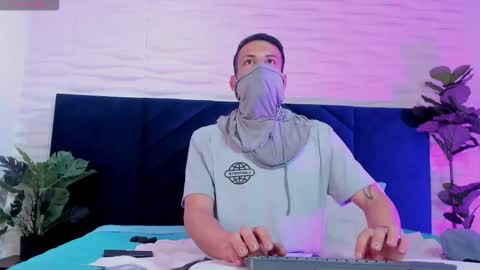 Snapshot of dustin_sonne chatting on 09-14-25, 03:38 Dustin Sonne online show from 09-14-25, 03:38