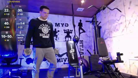 Snapshot of dustin_sonne chatting on 09-20-25, 04:24 Dustin Sonne online show from 09-20-25, 04:24