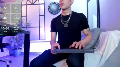 Snapshot of dustin_sonne chatting on 09-24-25, 03:59 Dustin Sonne online show from 09-24-25, 03:59