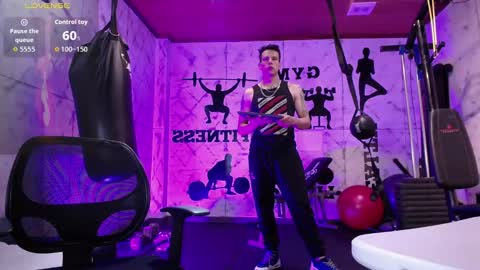 Snapshot of dustin_sonne chatting on 09-29-25, 03:33 Dustin Sonne online show from 09-29-25, 03:33