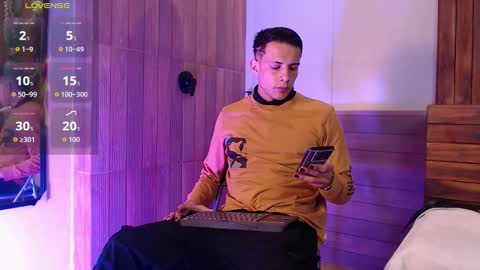 Snapshot of dustin_sonne chatting on 10-06-25, 03:37 Dustin Sonne online show from 10-06-25, 03:37