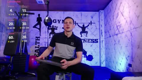 Snapshot of dustin_sonne chatting on 10-08-25, 04:10 Dustin Sonne online show from 10-08-25, 04:10