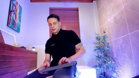 Snapshot of dustin_sonne chatting on 10-11-25, 03:50 Dustin Sonne online show from 10-11-25, 03:50