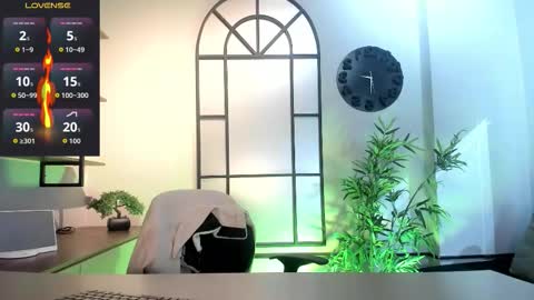 Snapshot of dustin_sonne chatting on 10-13-25, 03:28 Dustin Sonne online show from 10-13-25, 03:28