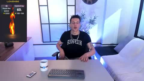 Snapshot of dustin_sonne chatting on 10-15-25, 04:45 Dustin Sonne online show from 10-15-25, 04:45