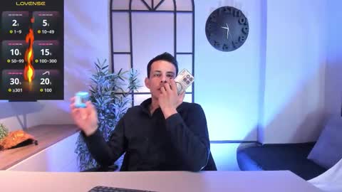 Snapshot of dustin_sonne chatting on 10-22-25, 04:13 Dustin Sonne online show from 10-22-25, 04:13