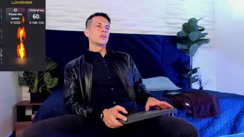 Snapshot of dustin_sonne chatting on 10-30-25, 04:25 Dustin Sonne online show from 10-30-25, 04:25