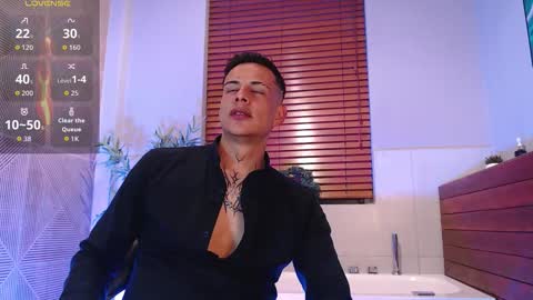 Snapshot of dustin_sonne chatting on 11-26-25, 03:40 Dustin Sonne online show from 11-26-25, 03:40