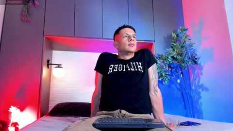 Dustin Sonne online show from 12-21-25, 03:46