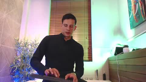 Dustin Sonne online show from 04-28-26, 04:06