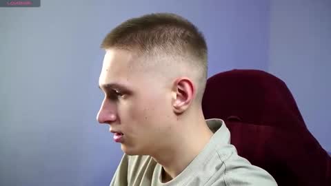 Dustyn online show from 03-08-25, 01:03