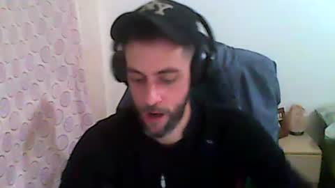 Snapshot of dvdvlc29 chatting on 12-05-25, 02:42 david online show from 12-05-25, 02:42