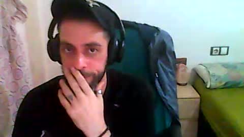 Snapshot of dvdvlc29 chatting on 12-16-25, 04:39 david online show from 12-16-25, 04:39