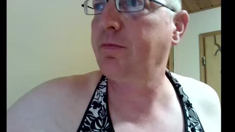 dwtsaskia80 online show from 10-06-25, 05:43