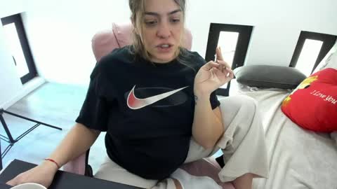 Snapshot of dyanakaylin chatting on 05-03-26, 05:02 dayana online show from 05-03-26, 05:02
