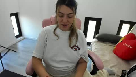Snapshot of dyanakaylin chatting on 05-04-26, 05:03 dayana online show from 05-04-26, 05:03