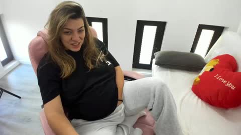 Snapshot of dyanakaylin chatting on 05-11-26, 04:51 dayana online show from 05-11-26, 04:51