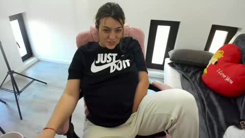 Snapshot of dyanakaylin chatting on 05-13-26, 04:54 dayana online show from 05-13-26, 04:54