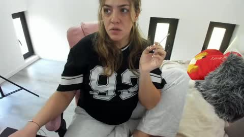 Snapshot of dyanakaylin chatting on 05-19-26, 04:52 dayana online show from 05-19-26, 04:52