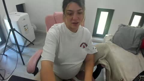 Snapshot of dyanakaylin chatting on 05-24-26, 05:23 dayana online show from 05-24-26, 05:23