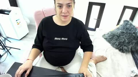 Snapshot of dyanakaylin chatting on 05-26-26, 04:41 dayana online show from 05-26-26, 04:41
