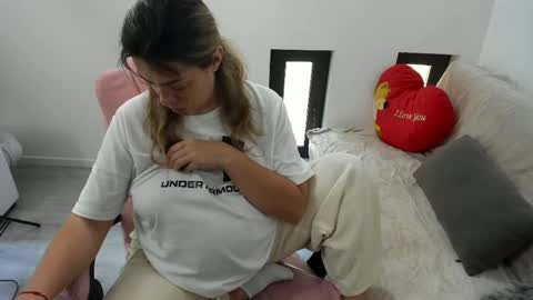 Snapshot of dyanakaylin chatting on 06-04-26, 05:13 dayana online show from 06-04-26, 05:13