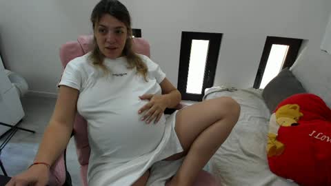 Snapshot of dyanakaylin chatting on 06-07-26, 04:05 dayana online show from 06-07-26, 04:05