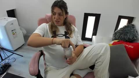 Snapshot of dyanakaylin chatting on 06-13-26, 04:32 dayana online show from 06-13-26, 04:32