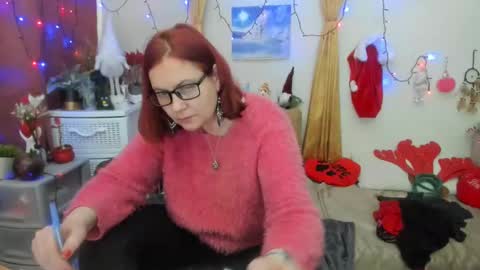 Snapshot of dyannelovee chatting on 01-08-25, 11:21 Dyanne online show from 01-08-25, 11:21