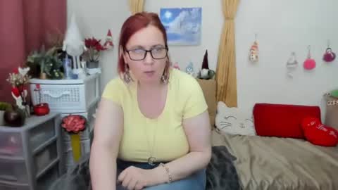 Snapshot of dyannelovee chatting on 01-09-25, 09:47 Dyanne online show from 01-09-25, 09:47